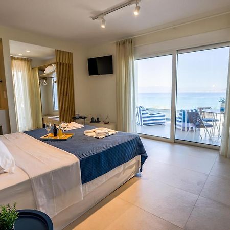 La Mer Bleue Boutique Suite Vrachati Exterior photo