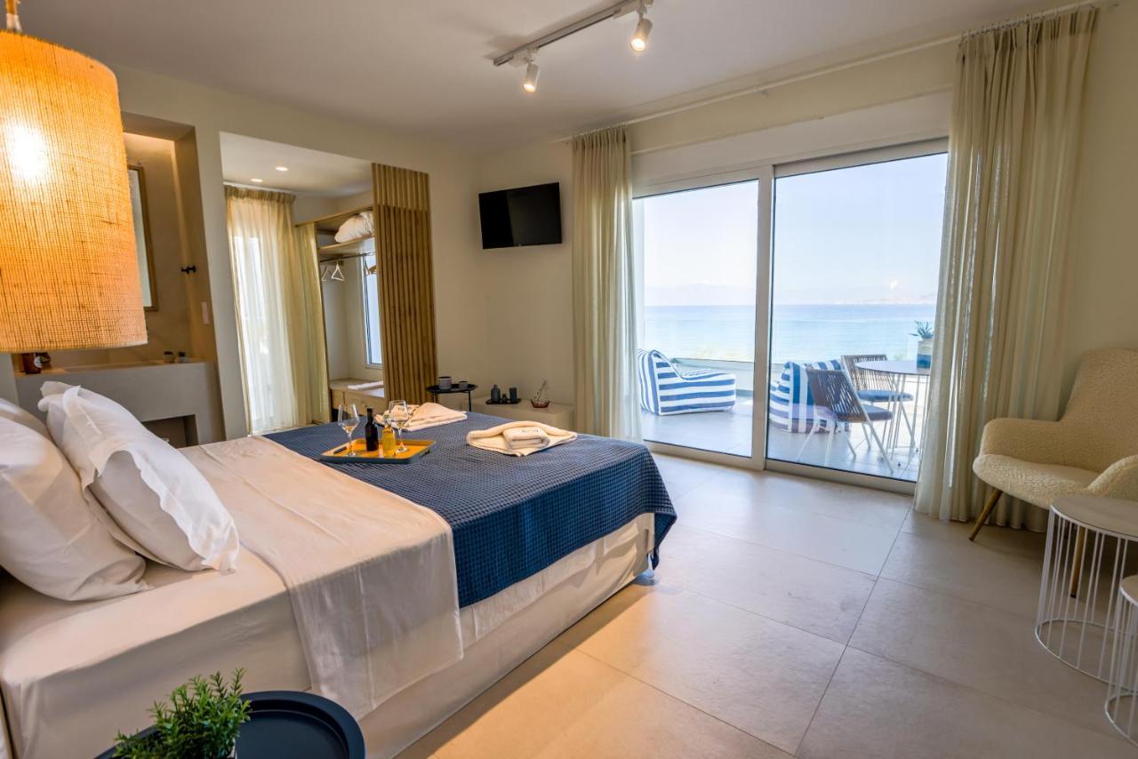 La Mer Bleue Boutique Suite Vrachati Exterior photo