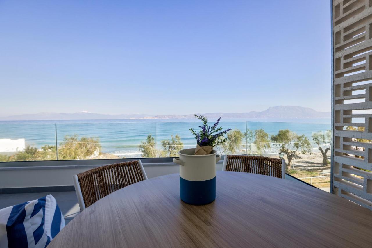 La Mer Bleue Boutique Suite Vrachati Exterior photo